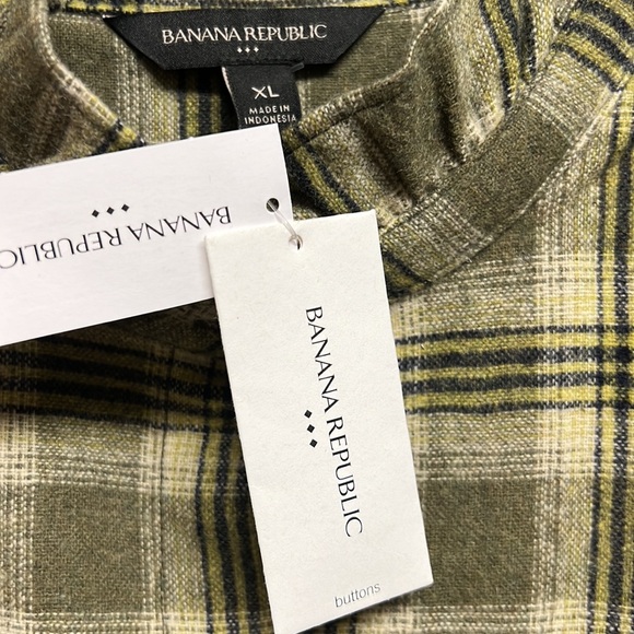 NWT - Banana Republic Factory Women’s Ruffle Flannel Shirt, Camo Green - Size XL - Picture 9 of 10